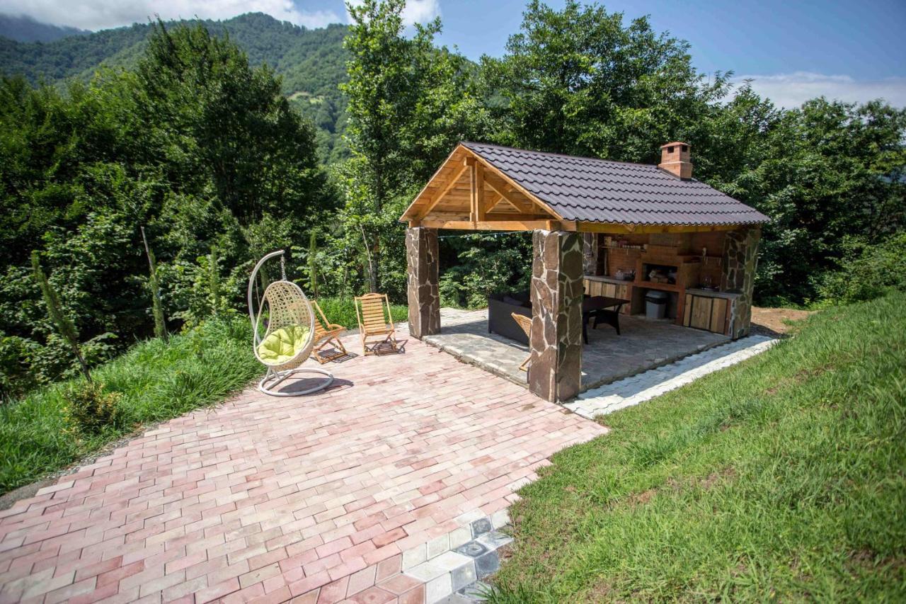 Woodpecker Ვუდფექერი Villa Batumi Esterno foto