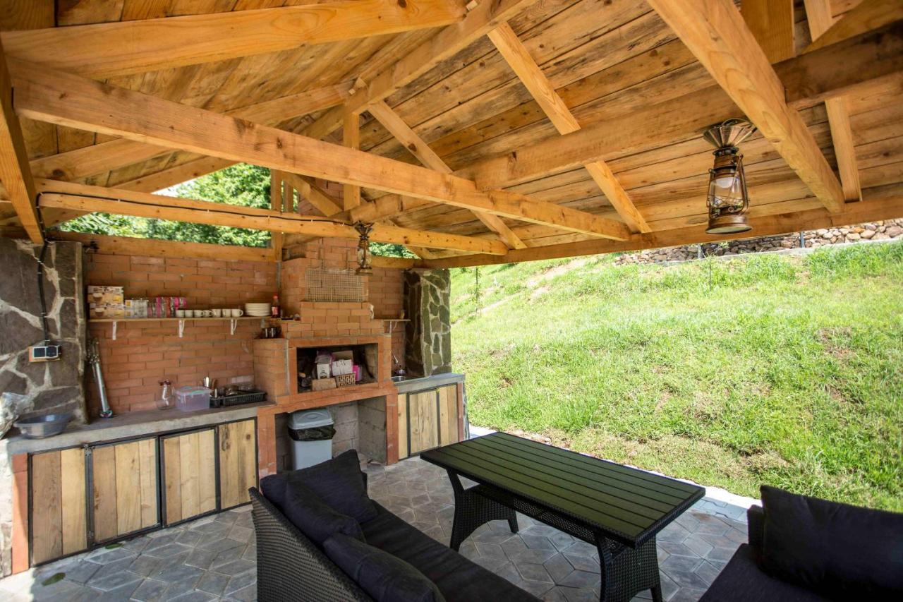 Woodpecker Ვუდფექერი Villa Batumi Esterno foto