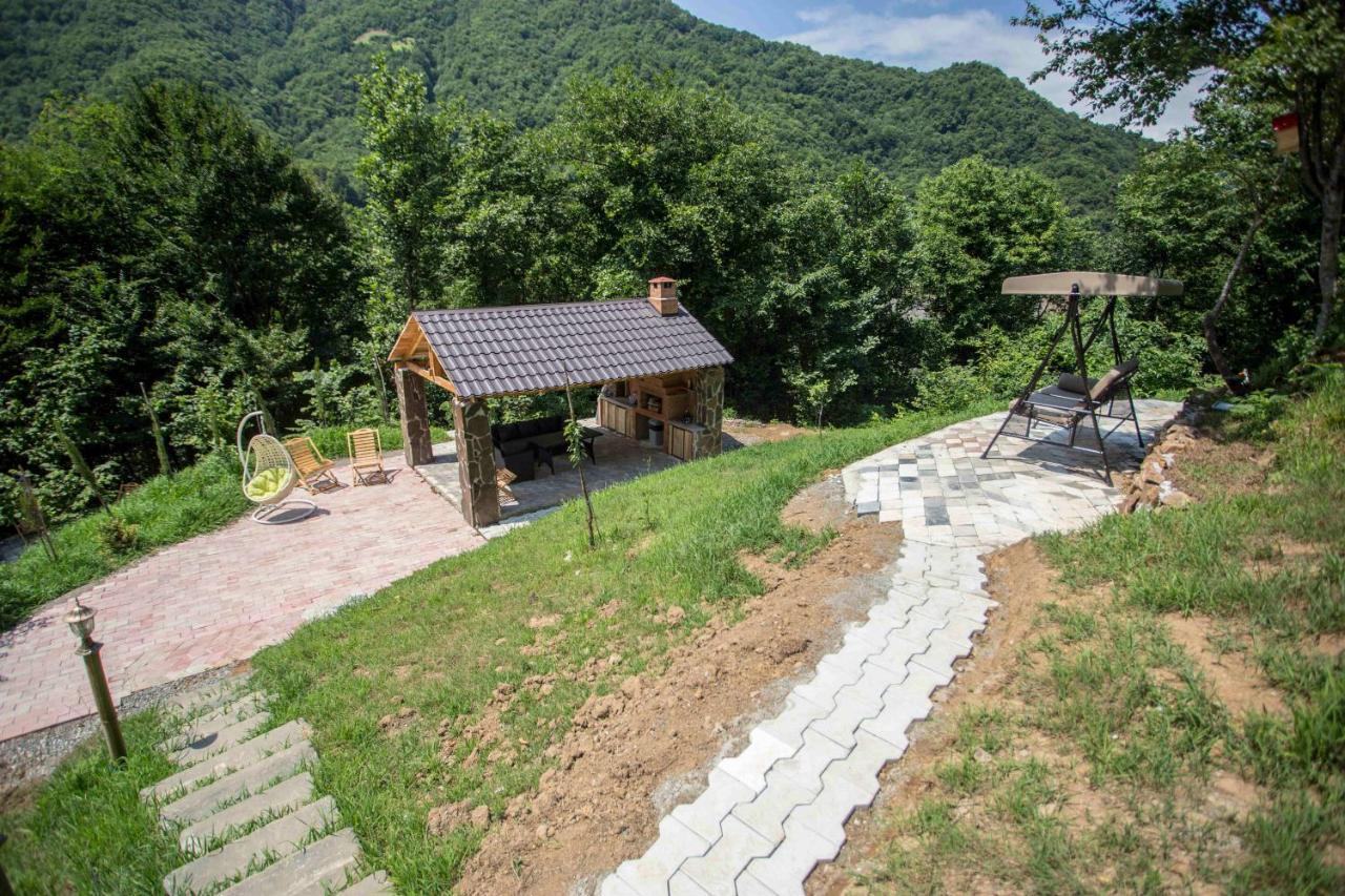 Woodpecker Ვუდფექერი Villa Batumi Esterno foto