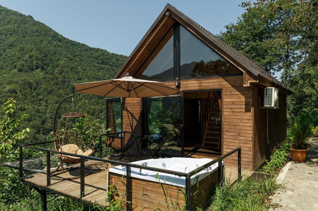 Woodpecker Ვუდფექერი Villa Batumi Esterno foto