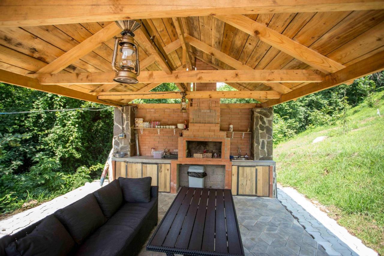 Woodpecker Ვუდფექერი Villa Batumi Esterno foto