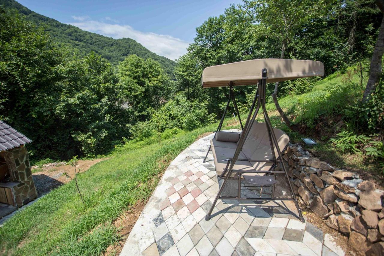 Woodpecker Ვუდფექერი Villa Batumi Esterno foto