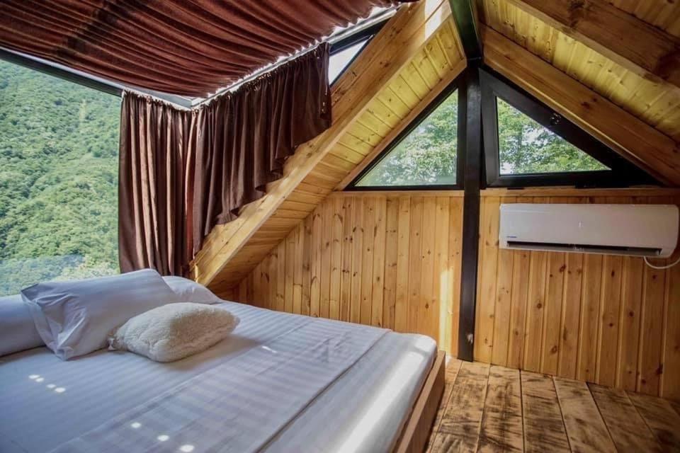 Woodpecker Ვუდფექერი Villa Batumi Esterno foto