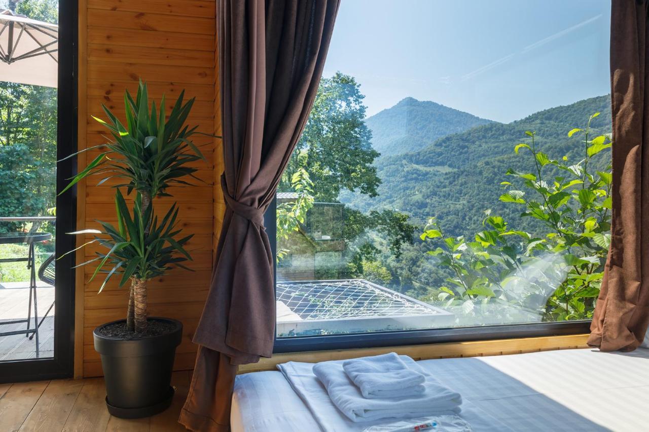 Woodpecker Ვუდფექერი Villa Batumi Esterno foto