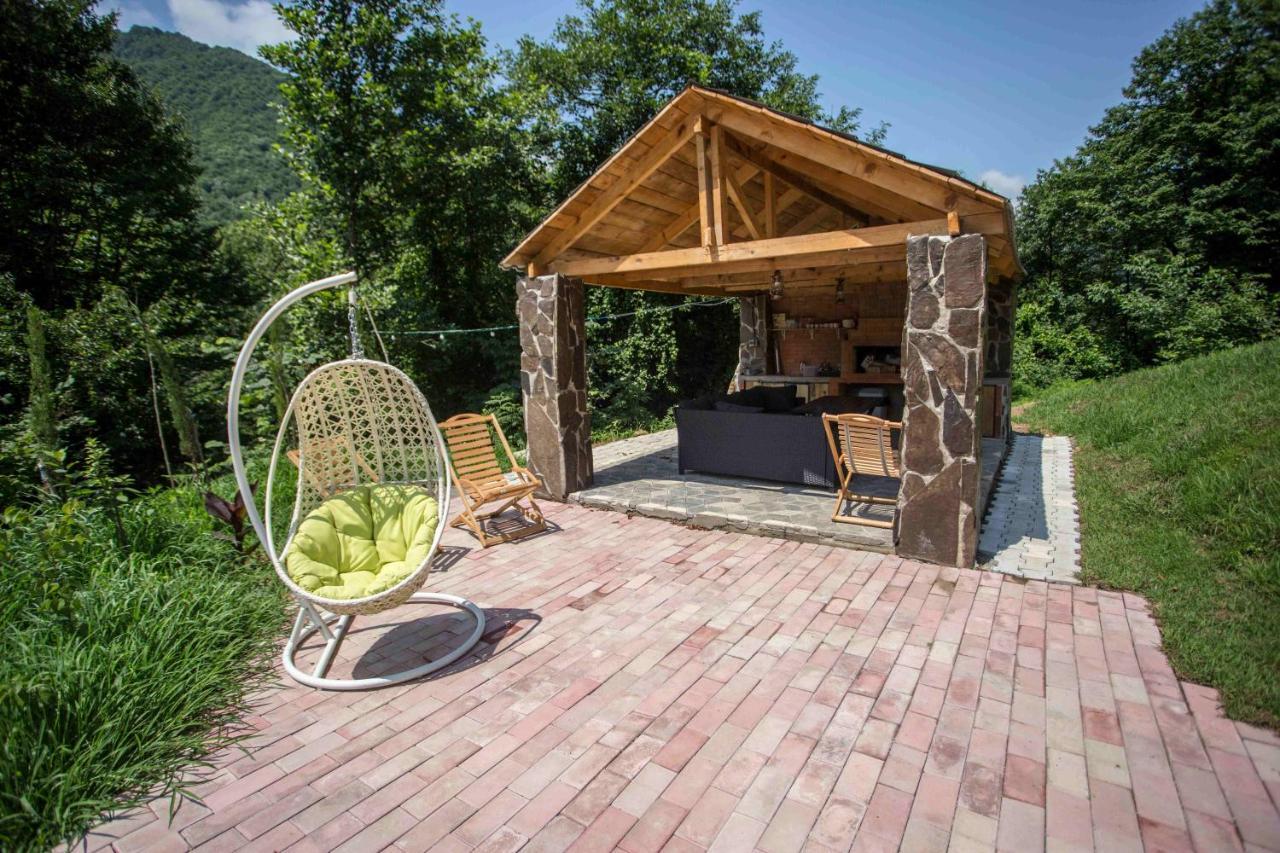 Woodpecker Ვუდფექერი Villa Batumi Esterno foto