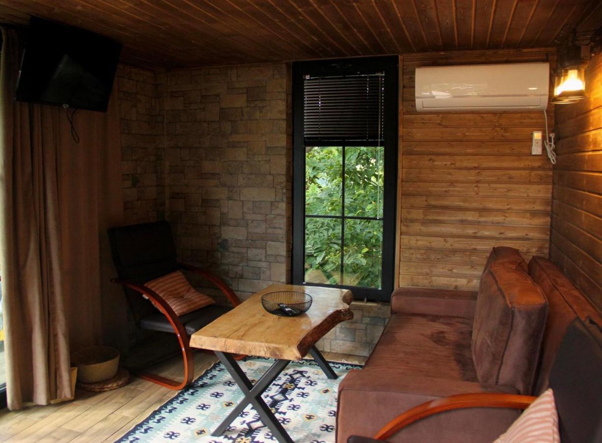Woodpecker Ვუდფექერი Villa Batumi Esterno foto